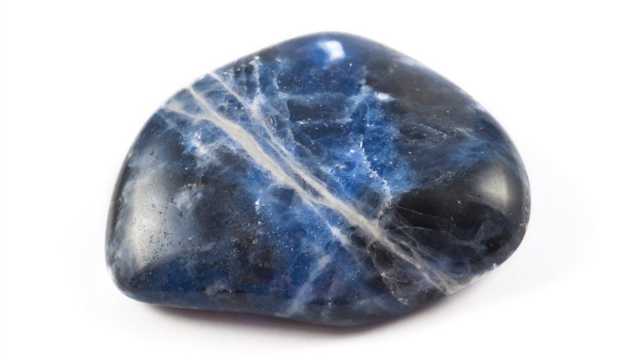 Sodalite for developing intuition
